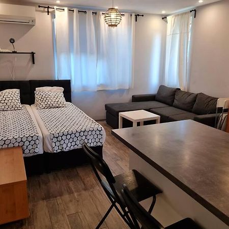 Studio Slavyanska Varna Luaran gambar