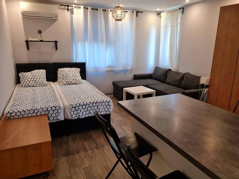 Studio Slavyanska Varna Luaran gambar