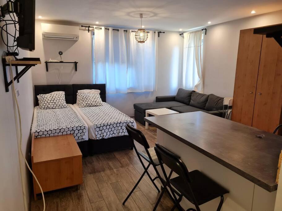 Studio Slavyanska Varna Luaran gambar