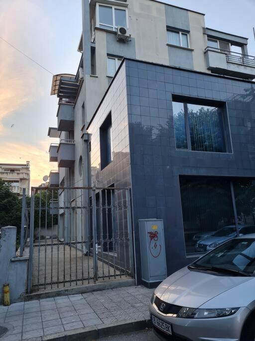 Studio Slavyanska Varna Luaran gambar